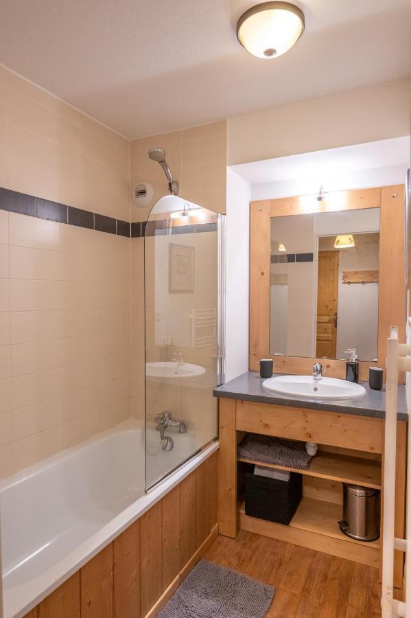 6 Couchages Au Pied Des Pistes A 2 Chambres, Balcon Et Parking Couvert *
